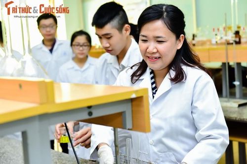 PGS.TS Hồ Thị Thanh Vân: 'Phụ nữ làm khoa học rất nhiều áp lực'