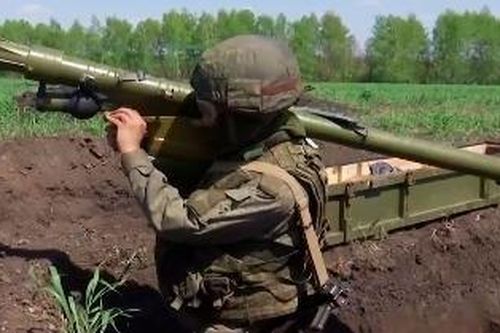 Xem Nga vận hành hệ thống phòng không S-300V và tên lửa vác vai Igla