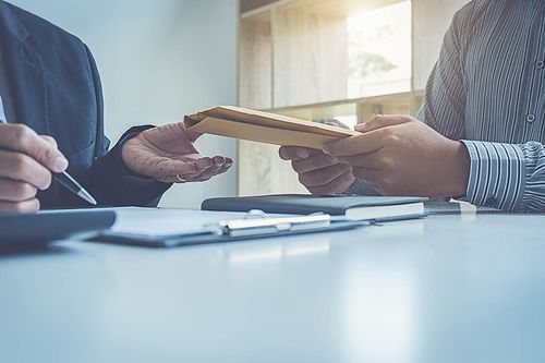 Nhiều cán bộ ở Trà Vinh nộp lại 'quà' đã nhận của Việt Á