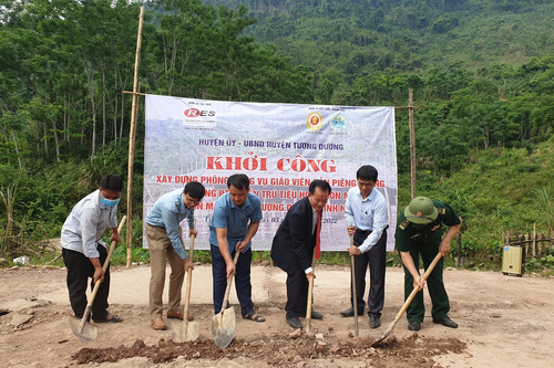 Hỗ trợ nhà công vụ, pin mặt trời tại Nghệ An