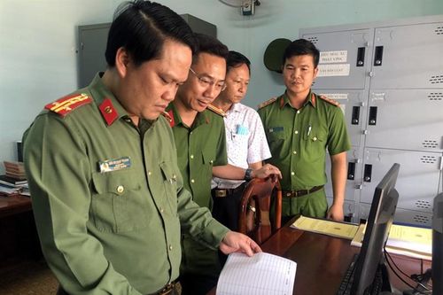 Lãnh đạo Công an tỉnh Đắk Nông kiểm tra việc triển khai phân cấp đăng ký xe tại địa bàn cơ sở