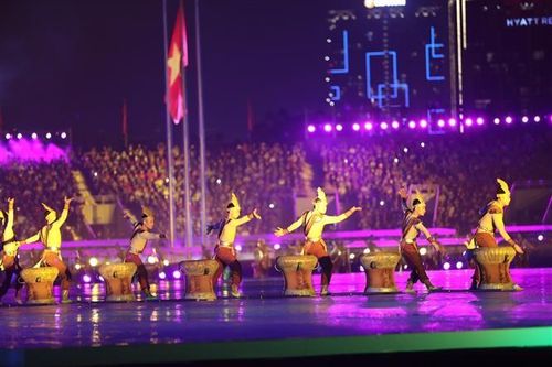 Lễ khai mạc SEA Games 31: 'Màn khiêu vũ' của ánh sáng và âm thanh