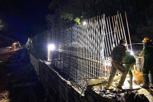 'Thâu đêm suốt sáng' bên dòng Sê San