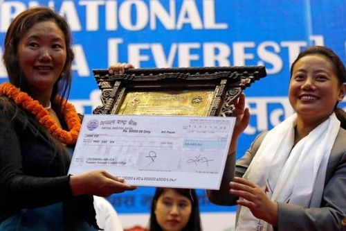 Người phụ nữ phá vỡ kỷ lục về số lần leo lên đỉnh Everest