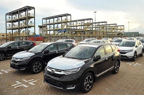 Xe nhập khẩu tăng tốc về nước vẫn chưa cứu được tình trạng 'khan hàng'