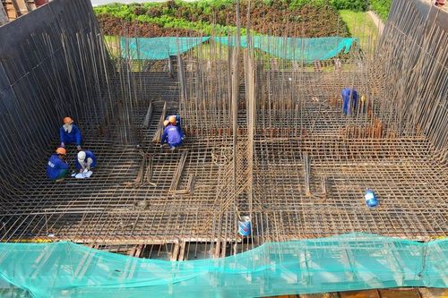 'Bão giá' xây dựng cơ bản