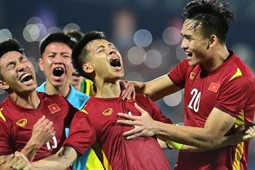 'Những Ngôi Sao Vàng' nhọc nhằn 'vượt ải' Myanmar