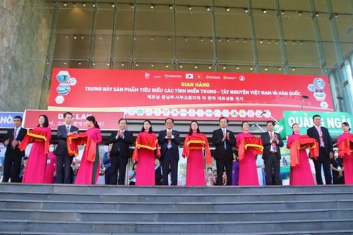 Khai trương gian hàng trưng bày sản phẩm tiêu biểu các tỉnh miền Trung - Tây Nguyên và Hàn Quốc