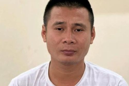 Bắt khẩn cấp nam thanh niên chém cô hàng xóm
