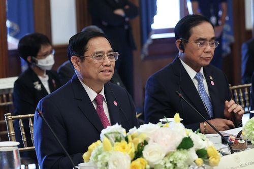 Thủ tướng mong Mỹ hợp tác với ASEAN đảm bảo tự do hàng hải trên Biển Đông