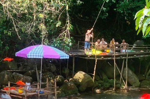'Xẻ' rừng phòng hộ làm du lịch chui: Yêu cầu tháo dỡ, nghiêm túc kiểm điểm