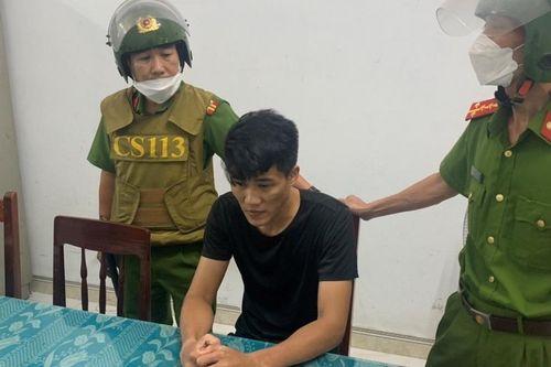 Bắt thanh niên nhốt người yêu trong nhà, đánh thâm tím mặt mày