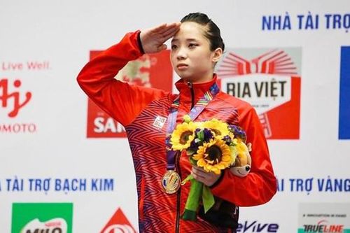 'Hot girl Wushu' Dương Thúy Vi tự tặng quà sinh nhật bằng Huy chương Vàng SEA Games 31