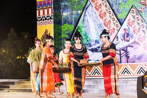 Đưa lễ hội truyền thống thành sản phẩm du lịch