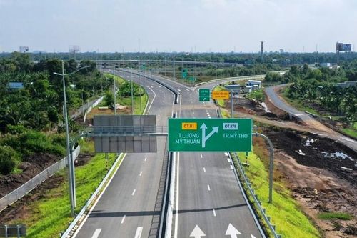 'Khoảng trống' pháp lý về quản lý, khai thác đường cao tốc
