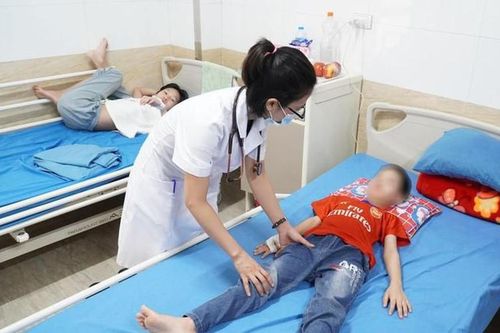 Cảnh báo di chứng nặng nề ở trẻ mắc tụ cầu