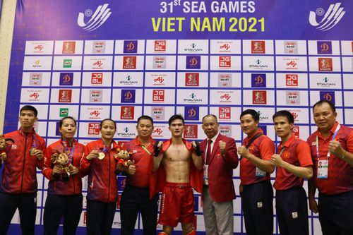 Võ sĩ Việt Nam đấu lúc nửa đêm, ẵm trọn 5 HCV