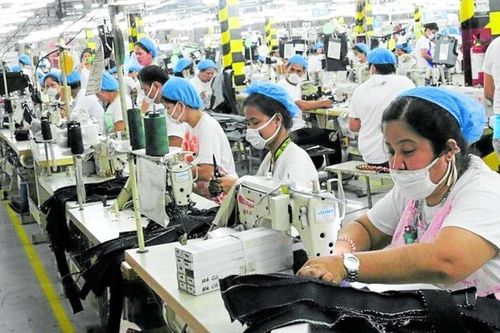 Lạm phát cao, Philippines tăng lương tối thiếu cho người lao động