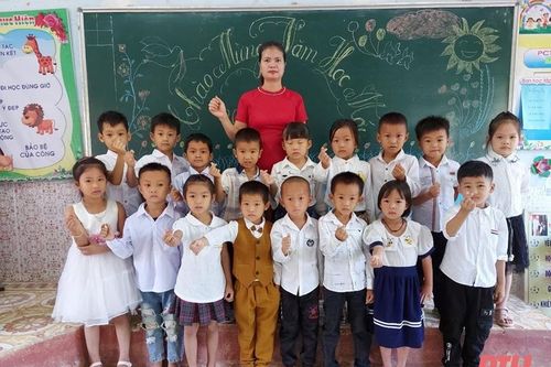 Cha truyền con nối gieo chữ vùng cao