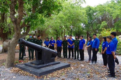 Nhiều hoạt động hướng về biên giới, biển đảo trên khu vực biên giới biển Tiền Giang và Quảng Ninh