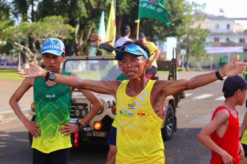 Người 'không phổi' Nguyễn Văn Long cán đích Cà Mau sau hành trình chạy bộ 2.846 km