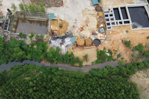Thanh Hóa: Yêu cầu tháo dỡ xưởng sản xuất xây dựng trái phép, gây ô nhiễm sông Chàng