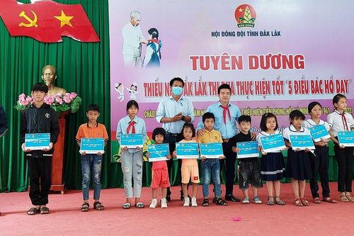 14 thiếu nhi mồ côi do COVID-19 được Hội đồng đội Trung ương hỗ trợ đến năm 18 tuổi