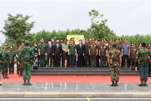 Giao lưu quốc phòng biên giới Việt Nam-Campuchia lần thứ nhất