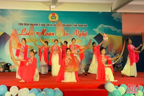 Liên hoan văn nghệ trong công nhân, lao động hưởng ứng 'Tháng công nhân' năm 2022