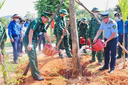 Đắk Lắk: Trồng hơn 1.000 cây xanh mừng sinh nhật Bác