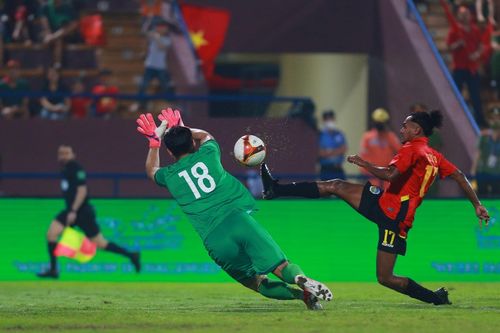 Bài đá phạt khiến hàng thủ U23 Việt Nam rối loạn