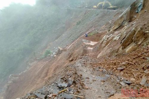 Sạt lở đường do mưa lớn, 1 xã vùng cao ở Lai Châu bị cô lập
