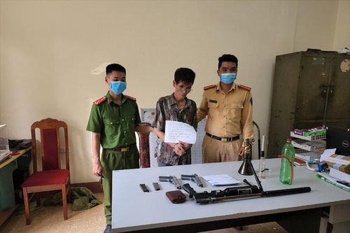 Sơn La: Bắt người đàn ông tàng trữ ma túy, thu giữ 3 khẩu súng