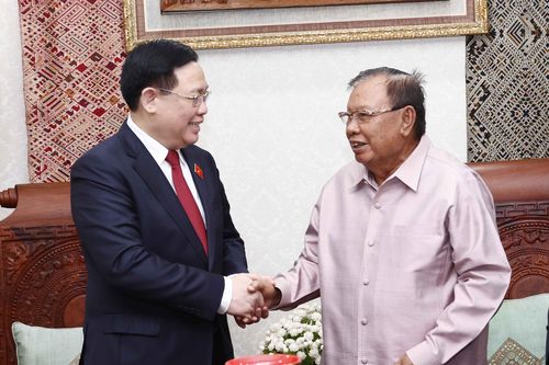 Chủ tịch Quốc hội thăm nguyên Tổng Bí thư, Chủ tịch nước Lào Vorachith