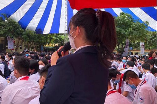Trẻ bật khóc khi nói về áp lực của học sinh hoàn hảo