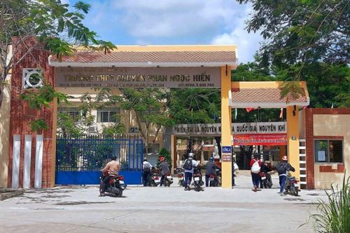 Kỷ luật Phó Hiệu trưởng liên quan vụ học sinh nhặt thức ăn trong rác