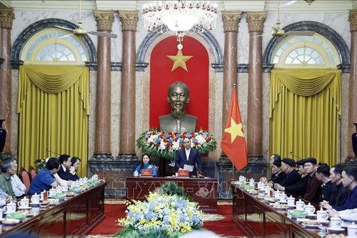 Chủ tịch nước gặp mặt Đoàn đại biểu đồng bào dân tộc thiểu số tỉnh Tuyên Quang
