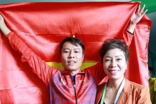 VĐV bắn súng Trần Quốc Cường và cha tâm sự xúc động sau khi giành HCV SEA Games 31