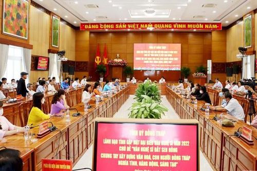 Văn nghệ sĩ chung tay xây dựng văn hóa, con người 'Đất Sen hồng' nghĩa tình, năng động, sáng tạo