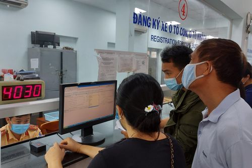 Từ 21/5, người dân 5 huyện ở TPHCM sẽ đăng ký biển số xe tại công an xã