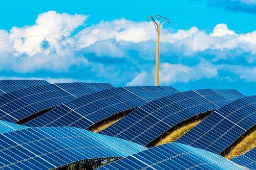 TotalEnergies hợp tác với Engie nhằm phát triển năng lượng tái tạo