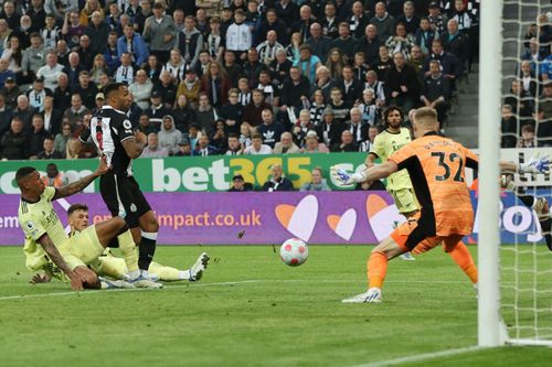 Arsenal văng khỏi top 4: Những trái tim yếu đuối