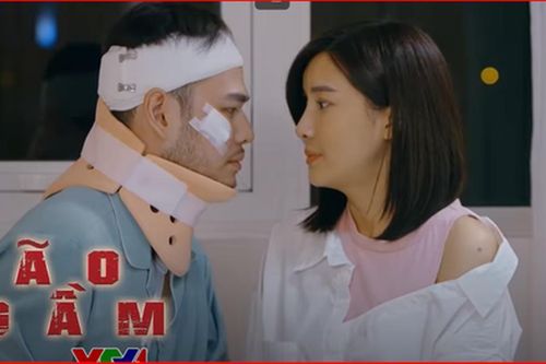 Bác sĩ Hùng trong phim 'Bão ngầm' là mỹ nam bí ẩn ở đời thực