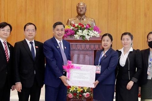 Bí thư Tỉnh ủy Sơn La làm việc với lãnh đạo tỉnh Huaphanh, Lào