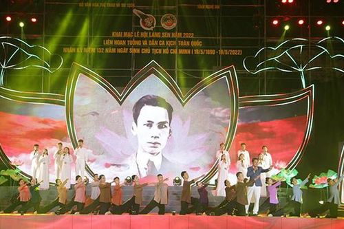 Trang trọng Lễ hội Làng Sen hướng đến kỷ niệm 132 ngày sinh của Bác Hồ