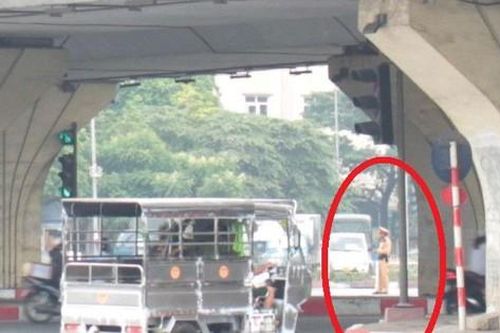 Xe ba bánh vẫn chạy 'nhộn nhịp' trên đường Hà Nội