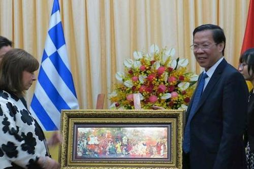 Tổng thống Hy Lạp thăm TPHCM
