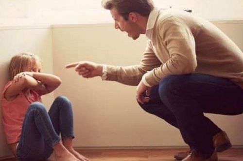 Những kiểu bố 'độc hại' ảnh hưởng tiêu cực đến con cái