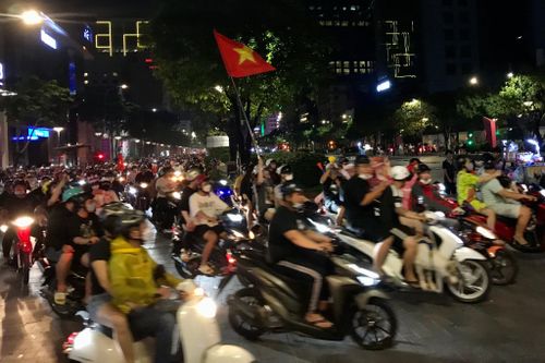 Người hâm mộ ở TP.HCM đổ ra đường mừng U23 Việt Nam vào chung kết
