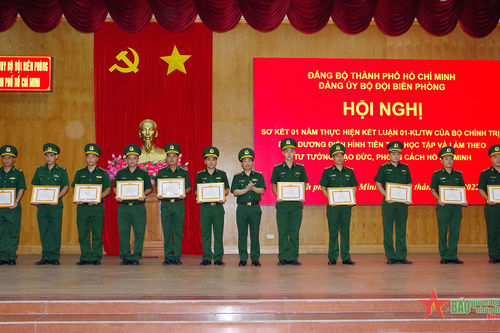 Bộ đội Biên phòng TP Hồ Chí Minh khen thưởng các điển hình học và làm theo Bác
